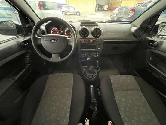 FORD-FIESTA-2012