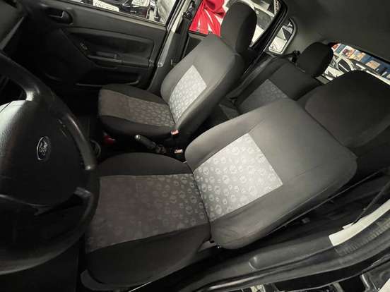 FORD-FIESTA-2012