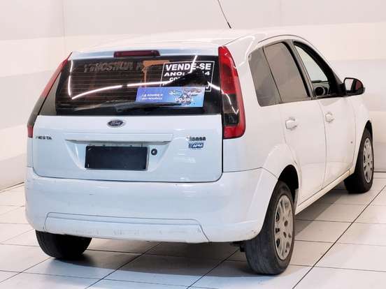 FORD-FIESTA-2014