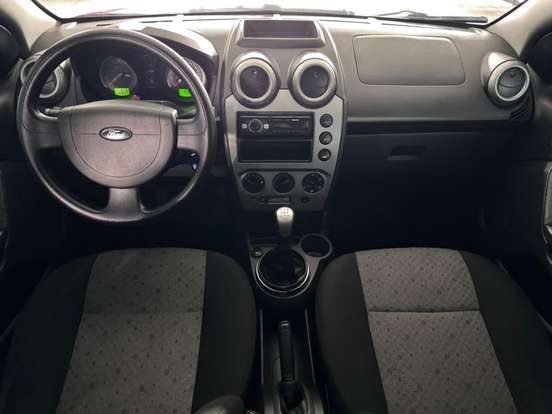 FORD-FIESTA-2010