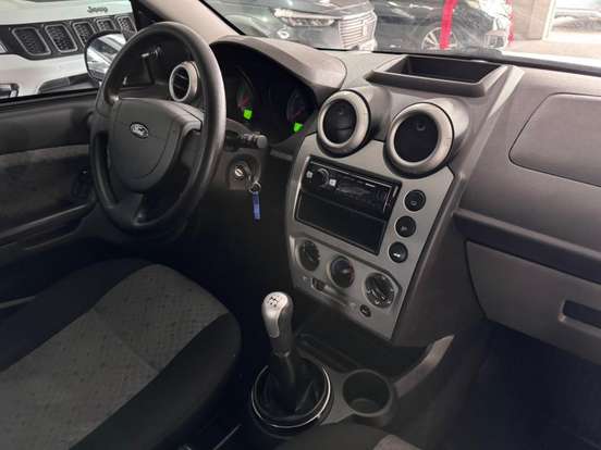 FORD-FIESTA-2010