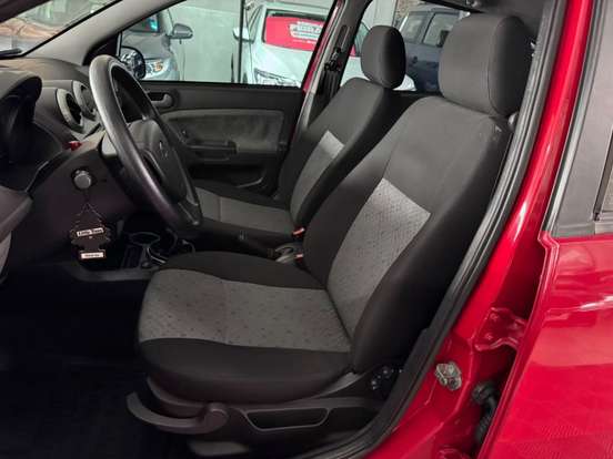 FORD-FIESTA-2010