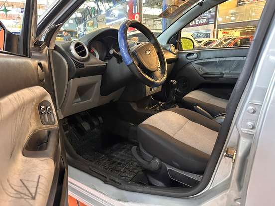 FORD-FIESTA-2008