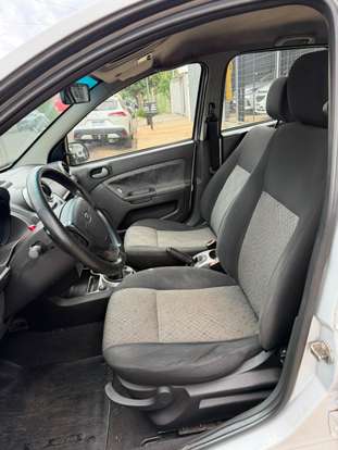 FORD-FIESTA-2012