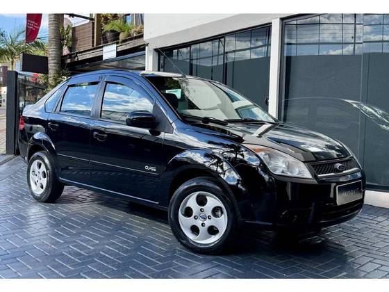 FORD FIESTA 1.6 MPI SEDAN 8V FLEX 4P MANUAL