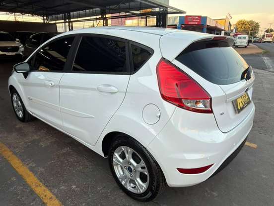 FORD-FIESTA-1.6 SE HATCH 16V FLEX 4P MANUAL FORD-FIESTA-2015