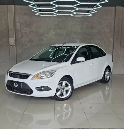 FORD-FOCUS-2012