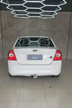 FORD-FOCUS-2012