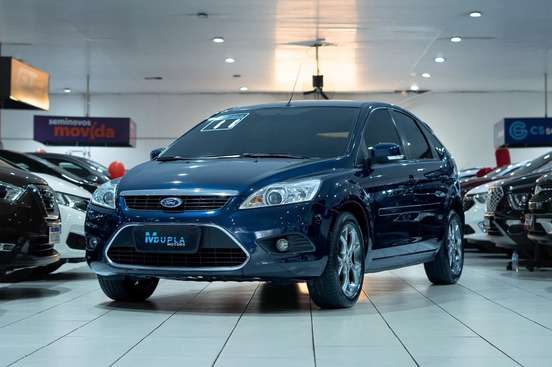 FORD-FOCUS-2010