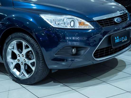 FORD-FOCUS-1.6 8V GASOLINA 4P MANUAL FORD-FOCUS-2010