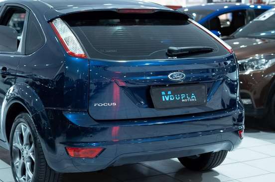 FORD-FOCUS-2010
