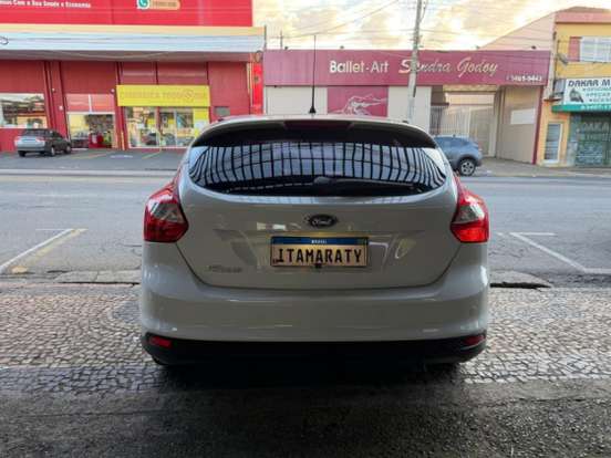FORD-FOCUS-1.6 SE 16V FLEX 4P POWERSHIFT FORD-FOCUS-2014
