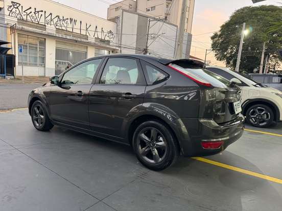 FORD-FOCUS-2.0 16V FLEX 4P AUTOMÁTICO FORD-FOCUS-2012