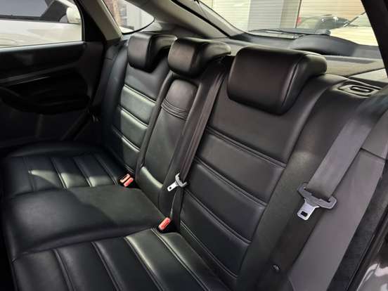 FORD-FOCUS-2012