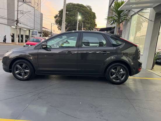 FORD-FOCUS-2.0 16V FLEX 4P AUTOMÁTICO FORD-FOCUS-2012