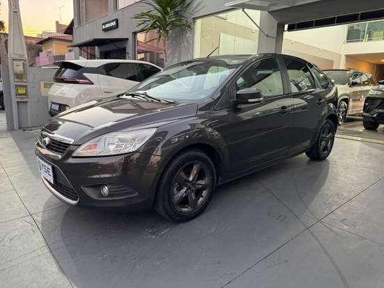 FORD-FOCUS-2012