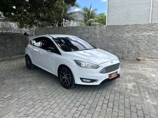 FORD-FOCUS-2015