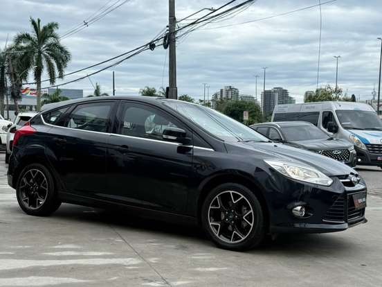 FORD-FOCUS-2015