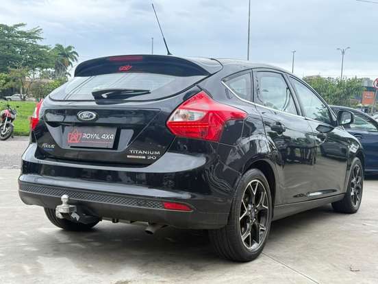 FORD-FOCUS-2015