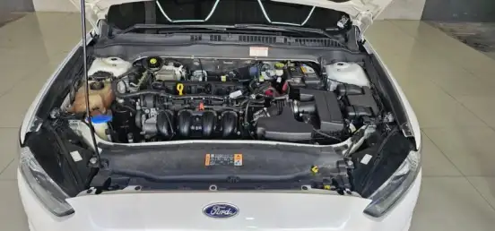 FORD-FUSION-2015