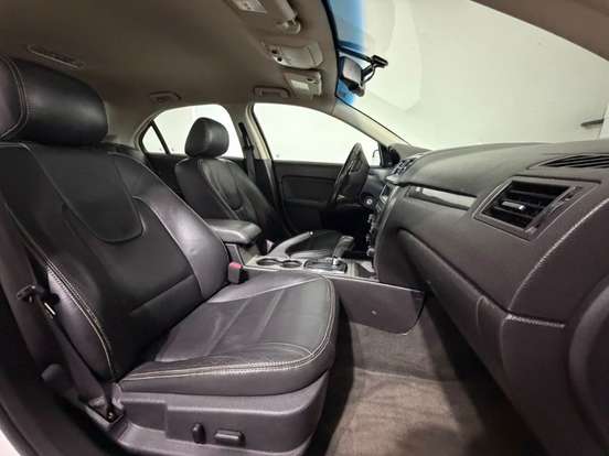 FORD-FUSION-2010