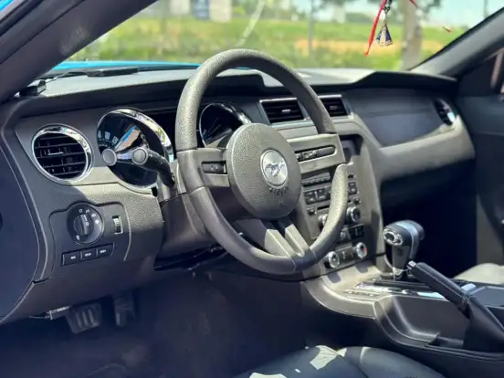 FORD-MUSTANG-2012