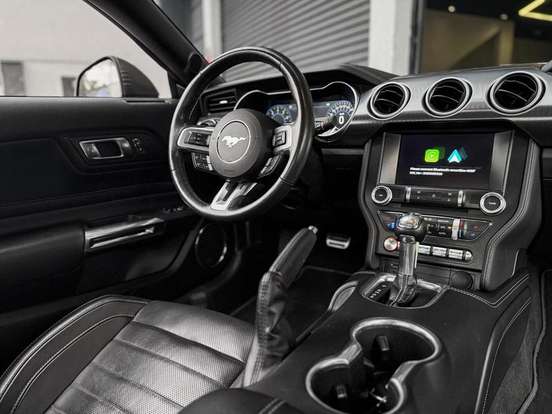 FORD-MUSTANG-2021