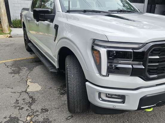 FORD-F-150-5.0 V8 GASOLINA CD LARIAT BLACK FX4 AUTOMÁTICO FORD-F-150-2024