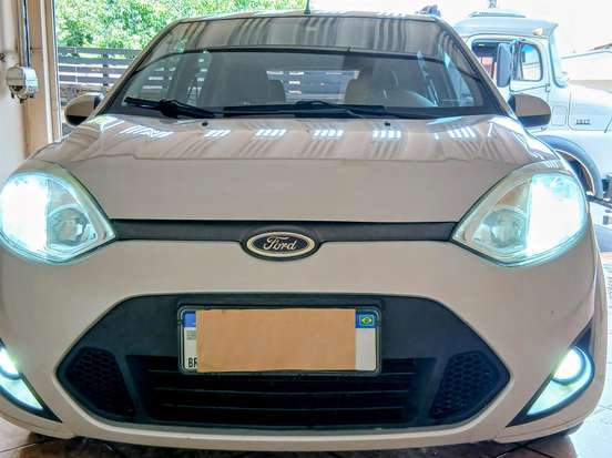 FORD-FIESTA-2010