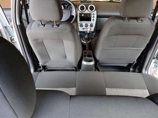 FORD-FIESTA-2010