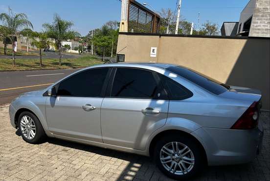 FORD-FOCUS-2009