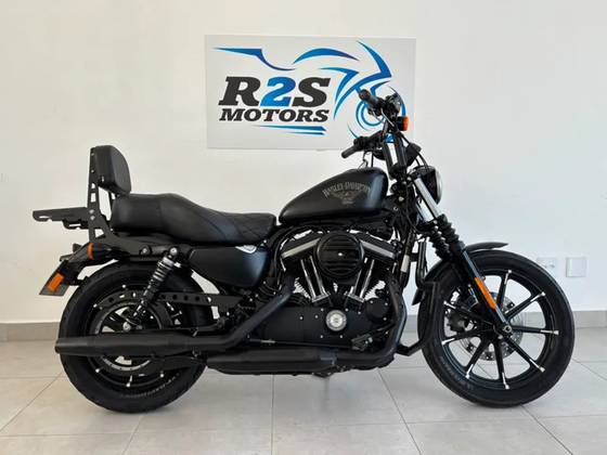 HARLEY-DAVIDSON SPORTSTER IRON 883 