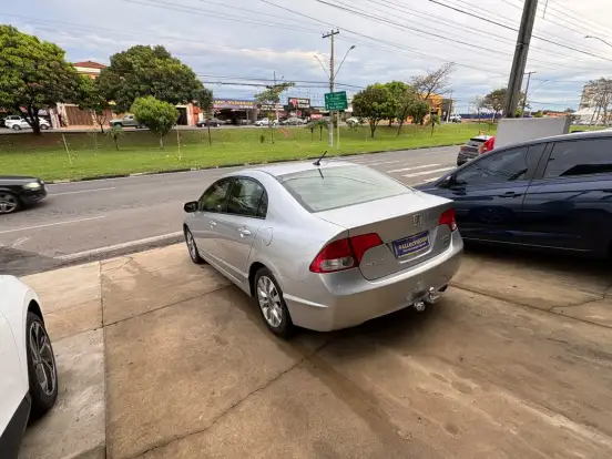 HONDA-CIVIC-2010