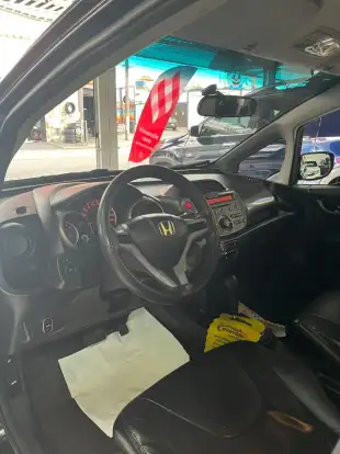 HONDA-FIT-2010