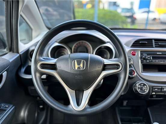HONDA-FIT-2010