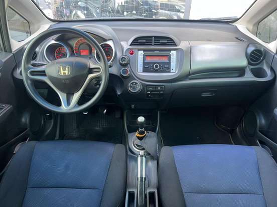 HONDA-FIT-2013