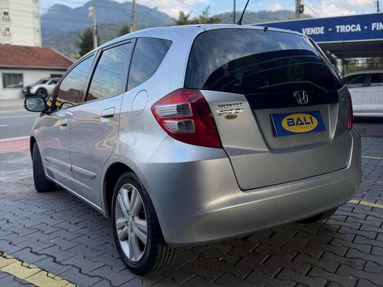 HONDA-FIT-2009