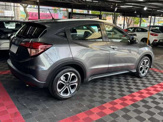 HONDA-HR-V-1.8 16V FLEX TOURING 4P AUTOMÁTICO HONDA-HR-V-2017