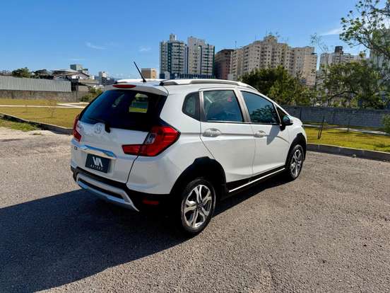 HONDA-WR-V-2017