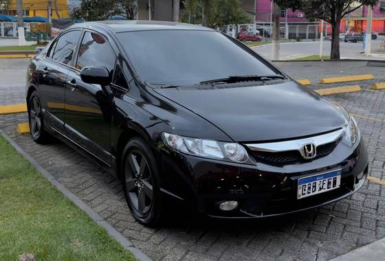 HONDA CIVIC 1.8 LXS 16V GASOLINA 4P AUTOMÁTICO