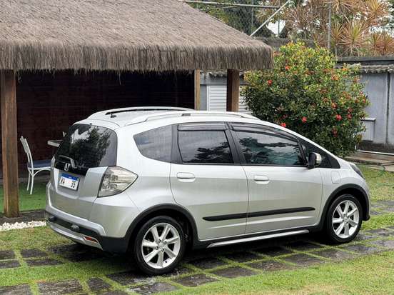 HONDA-FIT-2012