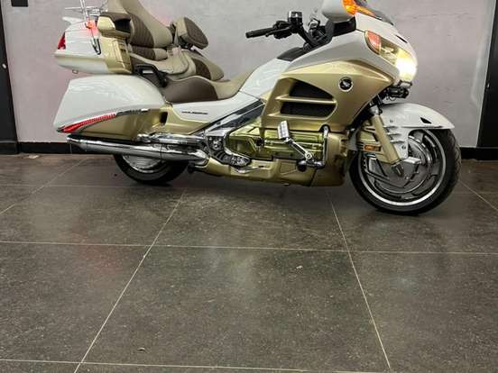 HONDA-GL 1800 GOLD WING HONDA-GL 1800 GOLD WING-2011