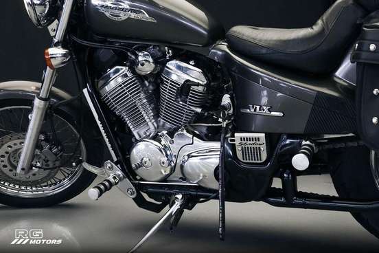 HONDA-SHADOW 600C VT-2002