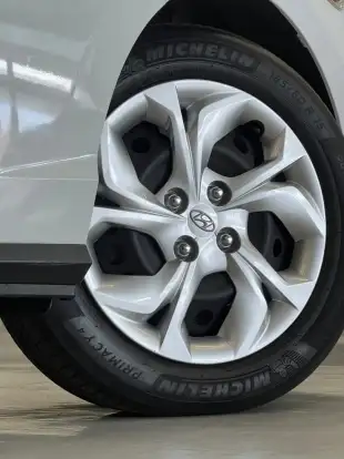 HYUNDAI-HB20-2024