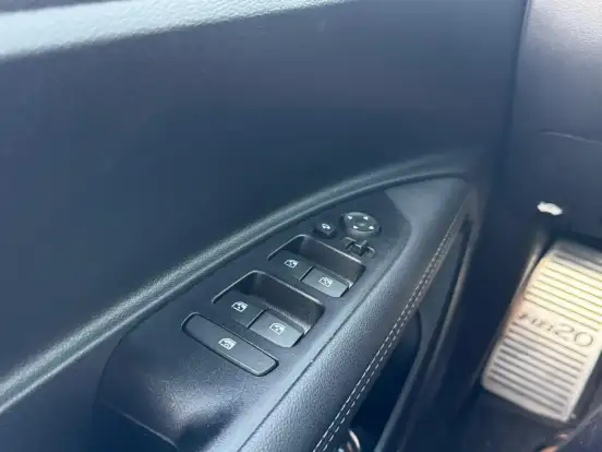 HYUNDAI-HB20-2025