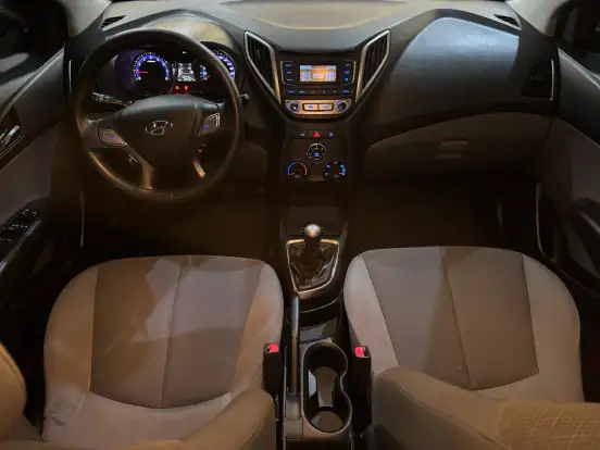 HYUNDAI-HB20S-2017