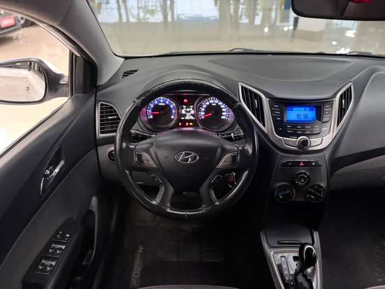 HYUNDAI-HB20S-2015