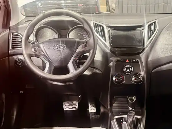 HYUNDAI-HB20X-1.6 16V STYLE FLEX 4P AUTOMÁTICO HYUNDAI-HB20X-2017