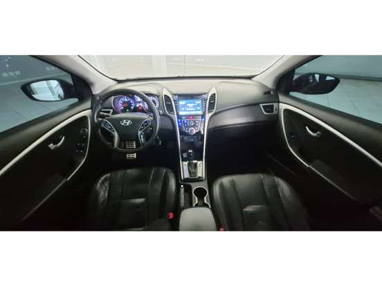 HYUNDAI-I30-1.8 MPI 16V GASOLINA 4P AUTOMATICO HYUNDAI-I30-2014