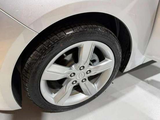 HYUNDAI-VELOSTER-2011